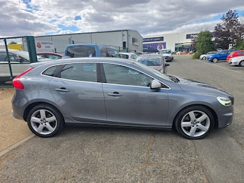 Used Volvo V40 2016 for sale - 79464138: Photo