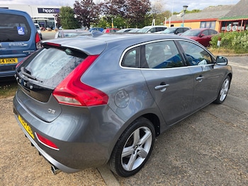 Used Volvo V40 2016 for sale - 79464138: Photo