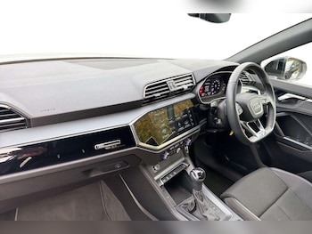 Used Audi Q3 2021 for sale - 76156053: Photo 2