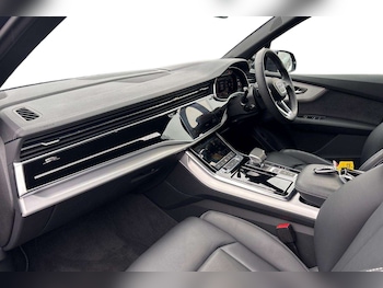 Used Audi Q7 2025 for sale - 76902415: Photo