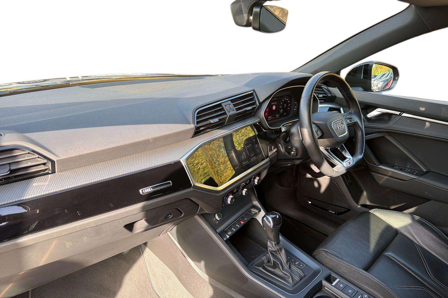 Used Audi Q3 2022 for sale - 76156317: Photo 2