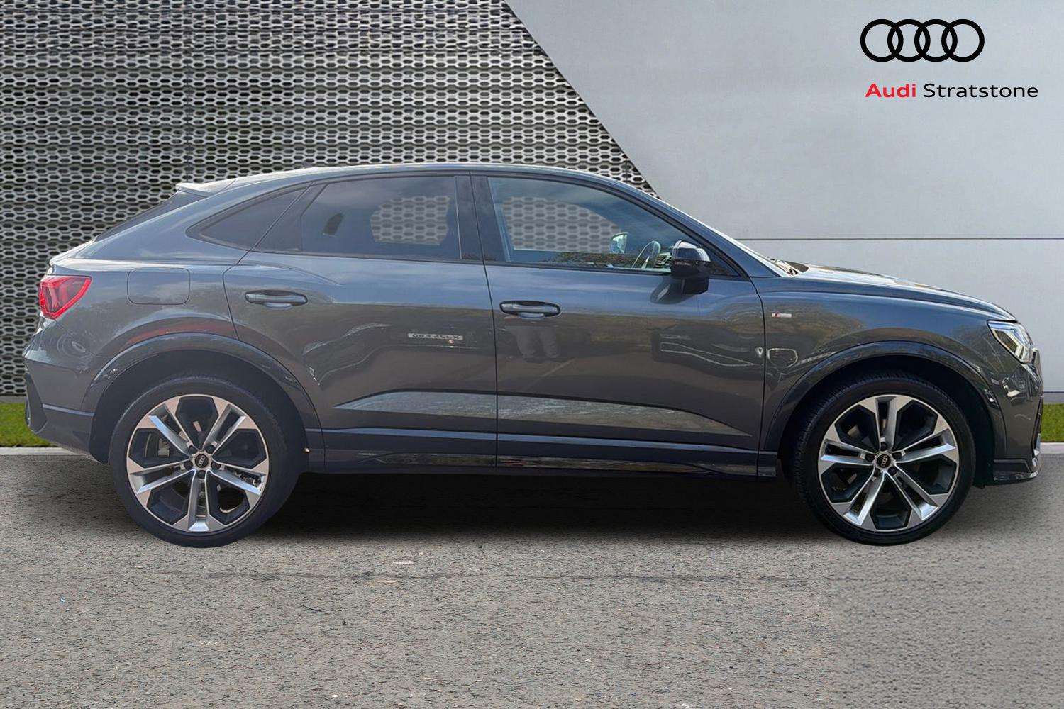 Used Audi Q3 2022 for sale - 76156317: Photo 4