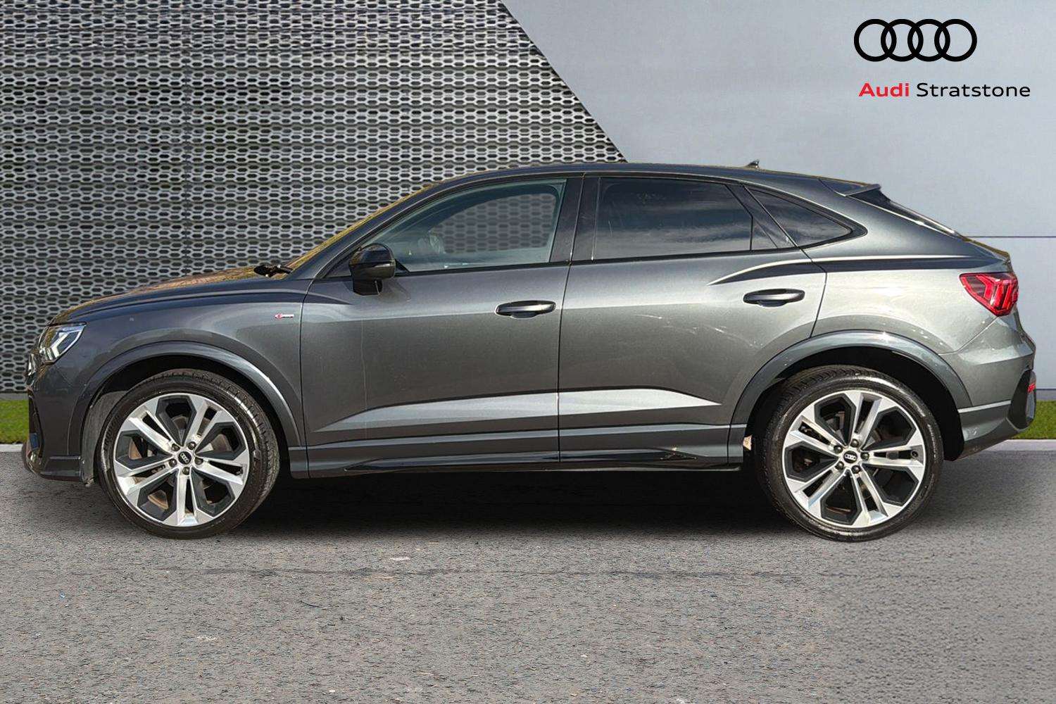 Used Audi Q3 2022 for sale - 76156317: Photo 8