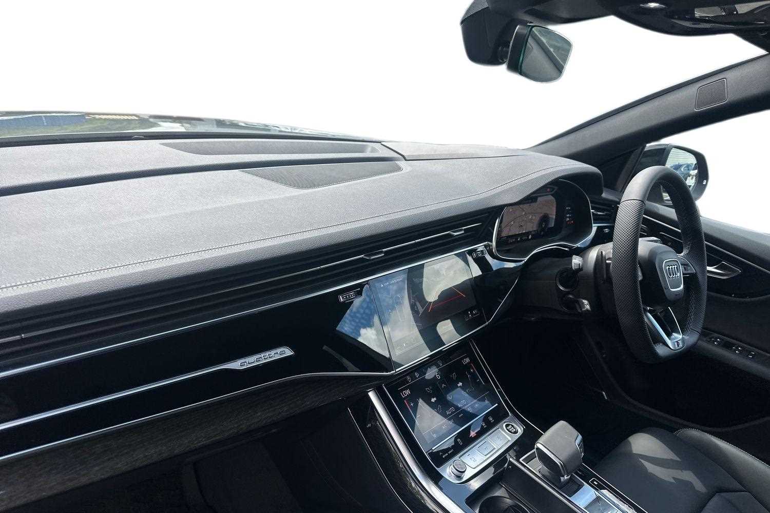 Used Audi Q8 for sale - 77648893: Photo 2