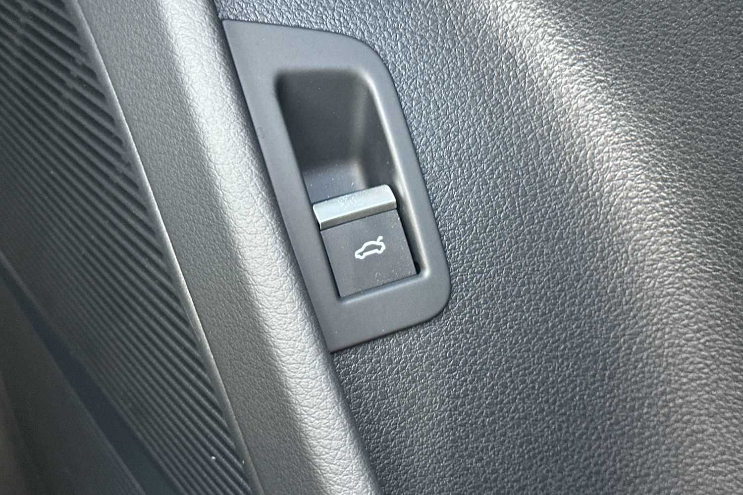 Used Audi Q8 for sale - 77648893: Photo 32