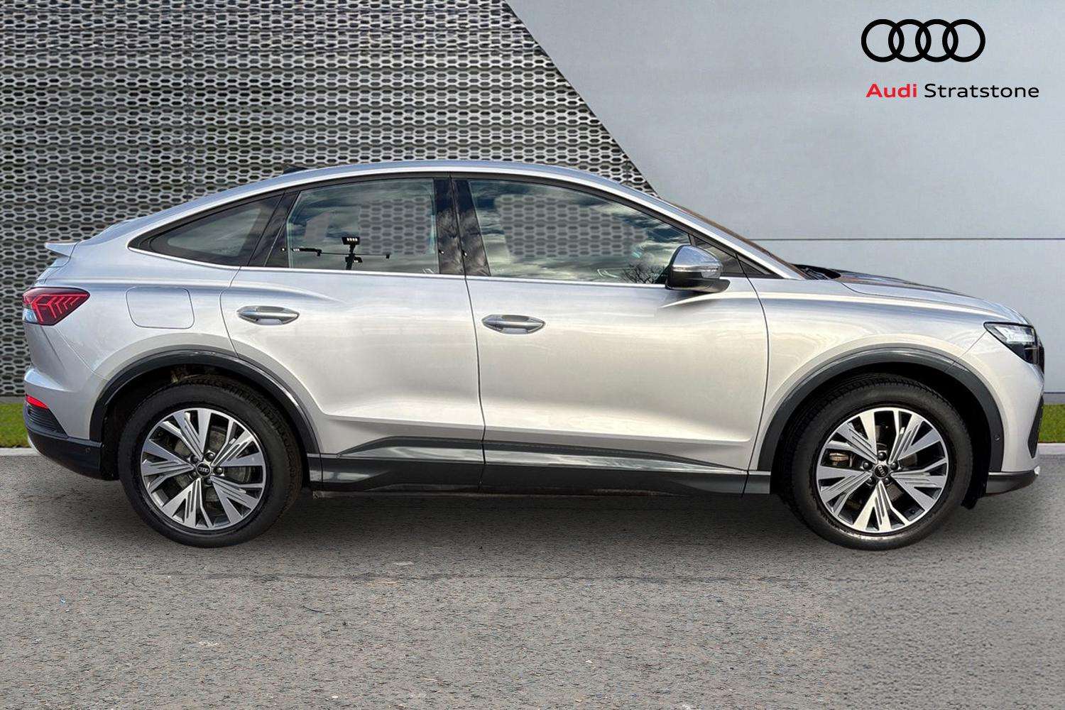 Used Audi Q4 e-tron 2023 for sale - 76624635: Photo 4