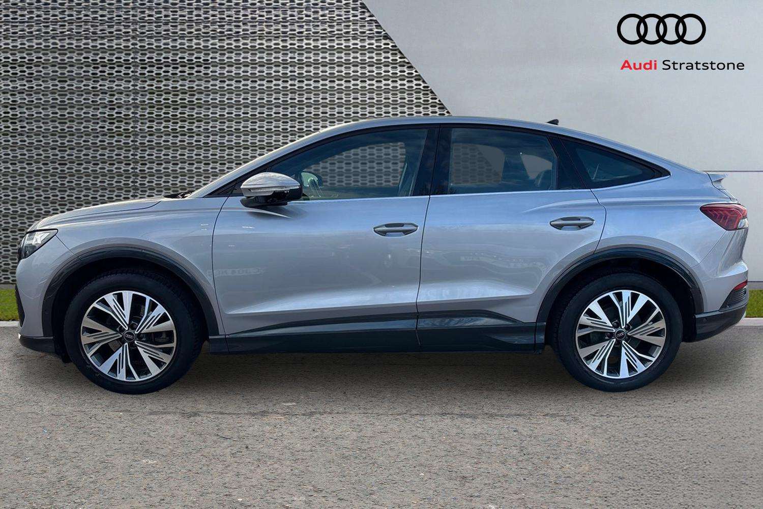 Used Audi Q4 e-tron 2023 for sale - 76624635: Photo 8