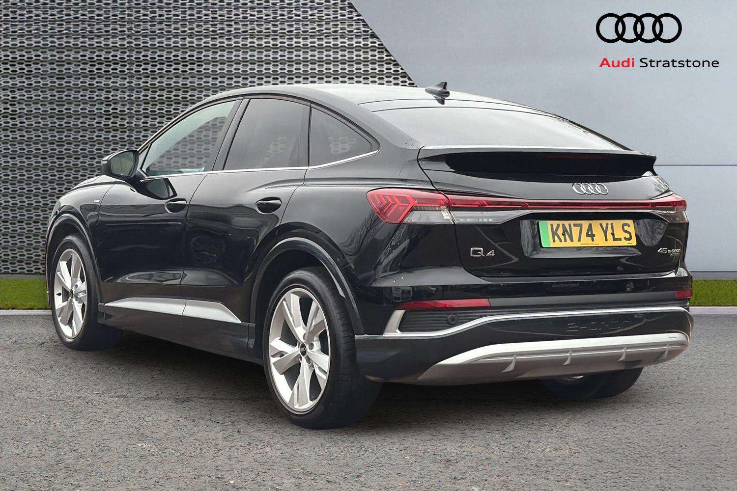 Used Audi Q4 e-tron 2024 for sale - 77044175: Photo 3