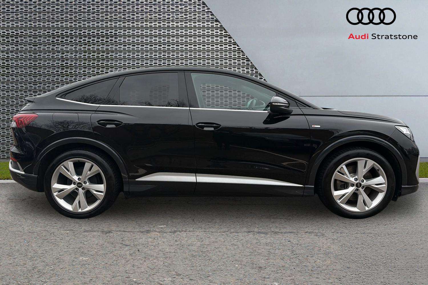 Used Audi Q4 e-tron 2024 for sale - 77044175: Photo 4