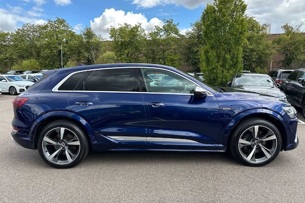 Used Audi e-tron 2021 for sale - 75260069: Photo 4