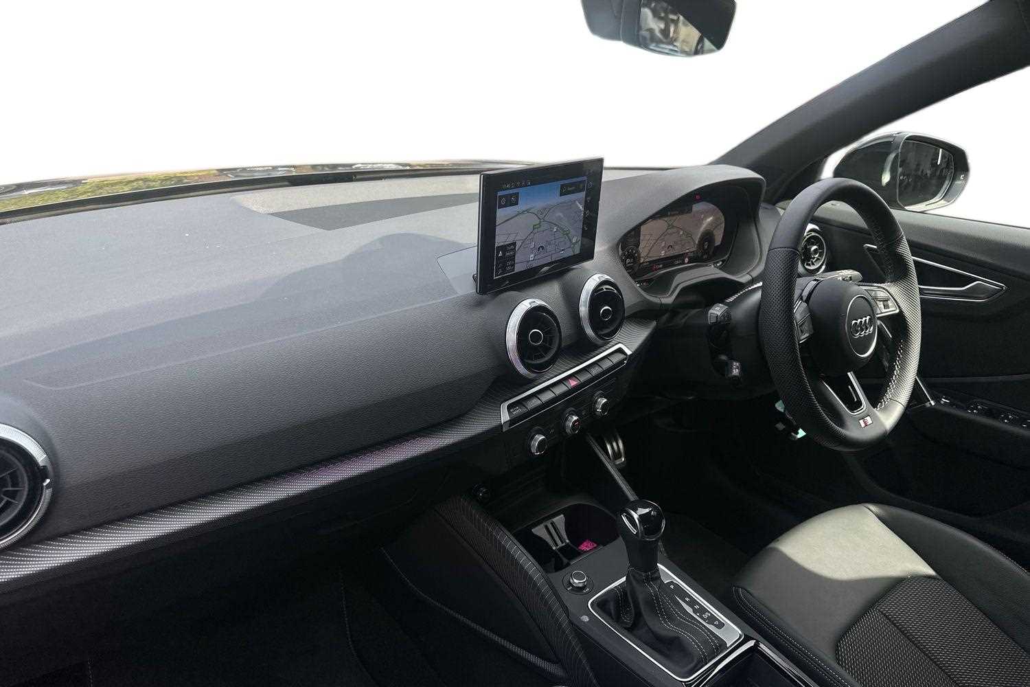 Used Audi Q2 2025 for sale - 76156199: Photo 2