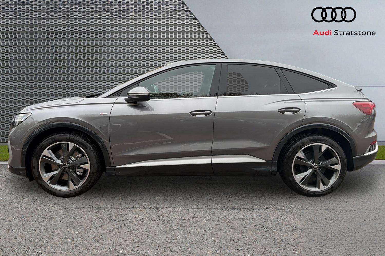 Used Audi Q4 e-tron 2025 for sale - 76401412: Photo 8