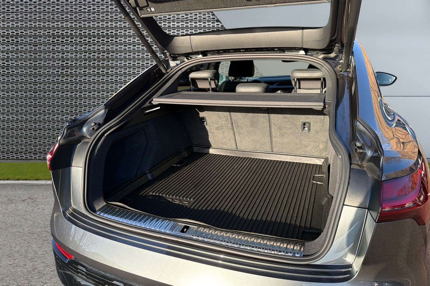 Used Audi Q8 2024 for sale - 76789436: Photo 13