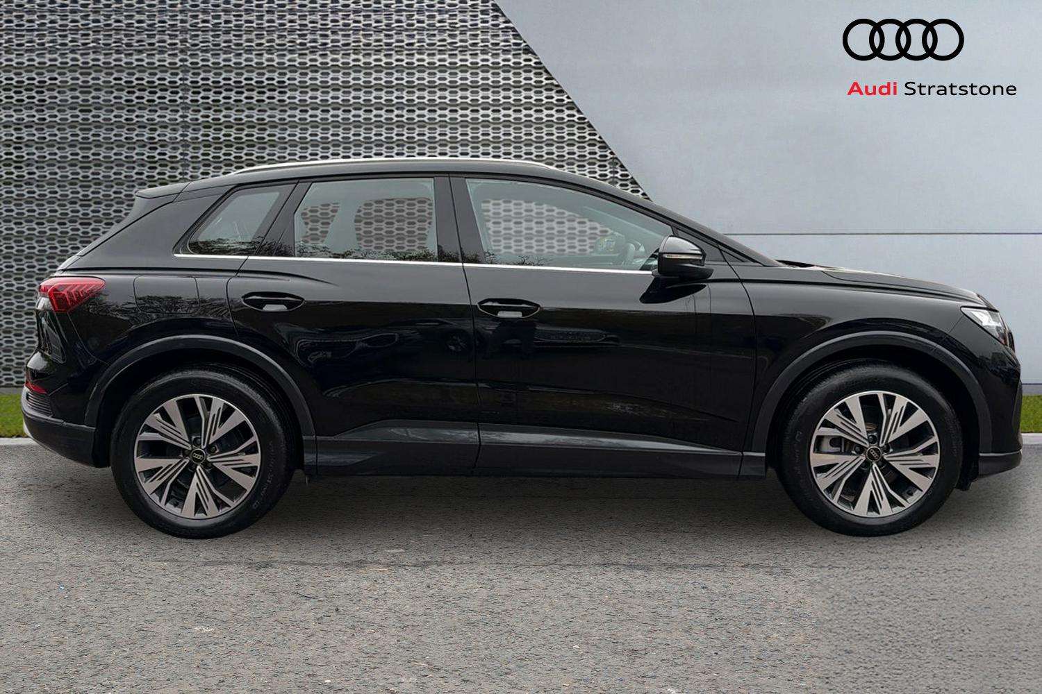 Used Audi Q4 e-tron 2025 for sale - 77540616: Photo 4