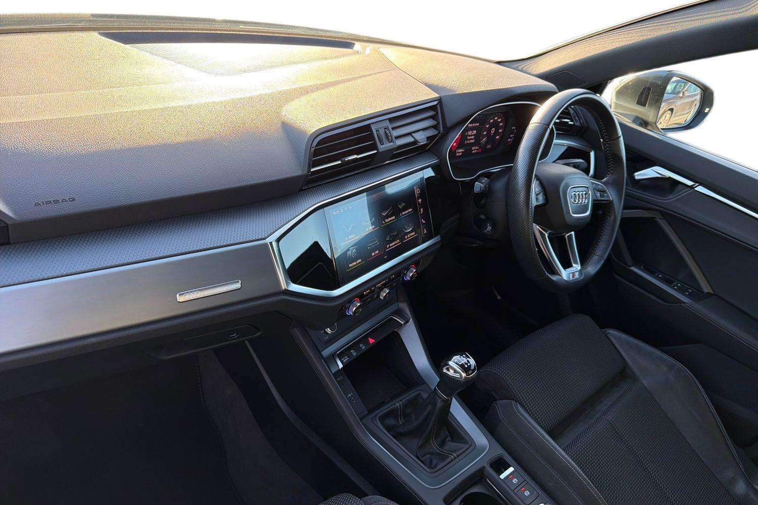 Used Audi Q3 2019 for sale - 76789344: Photo 2