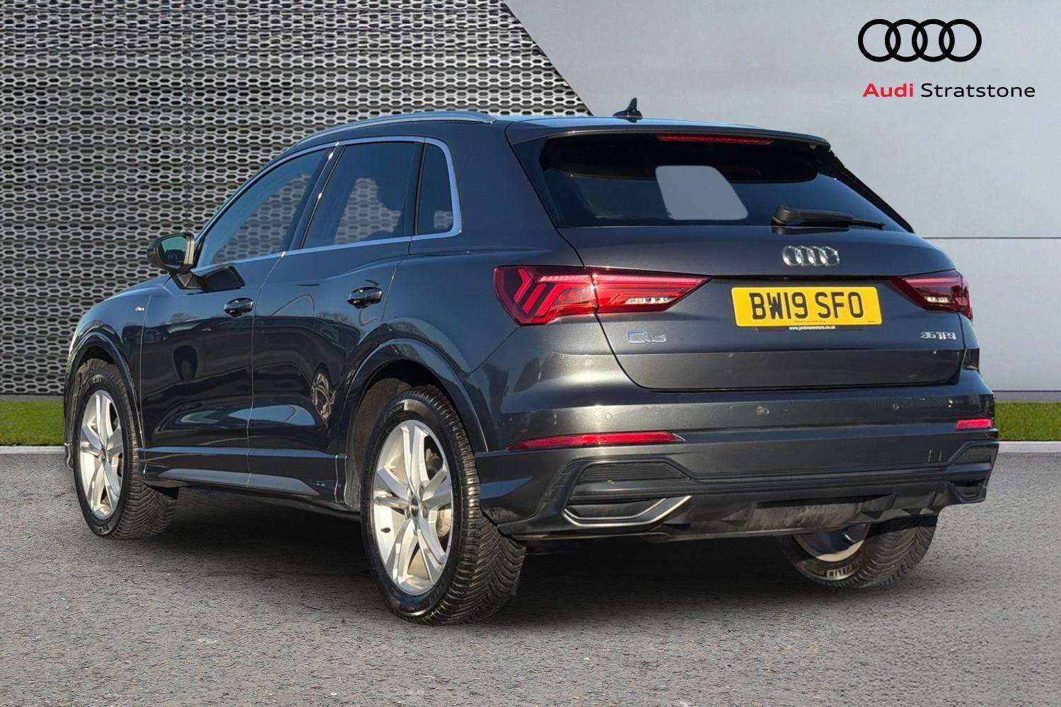 Used Audi Q3 2019 for sale - 76789344: Photo 3