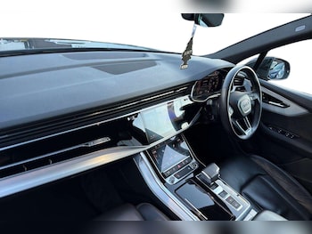 Used Audi Q7 2021 for sale - 76804809: Photo