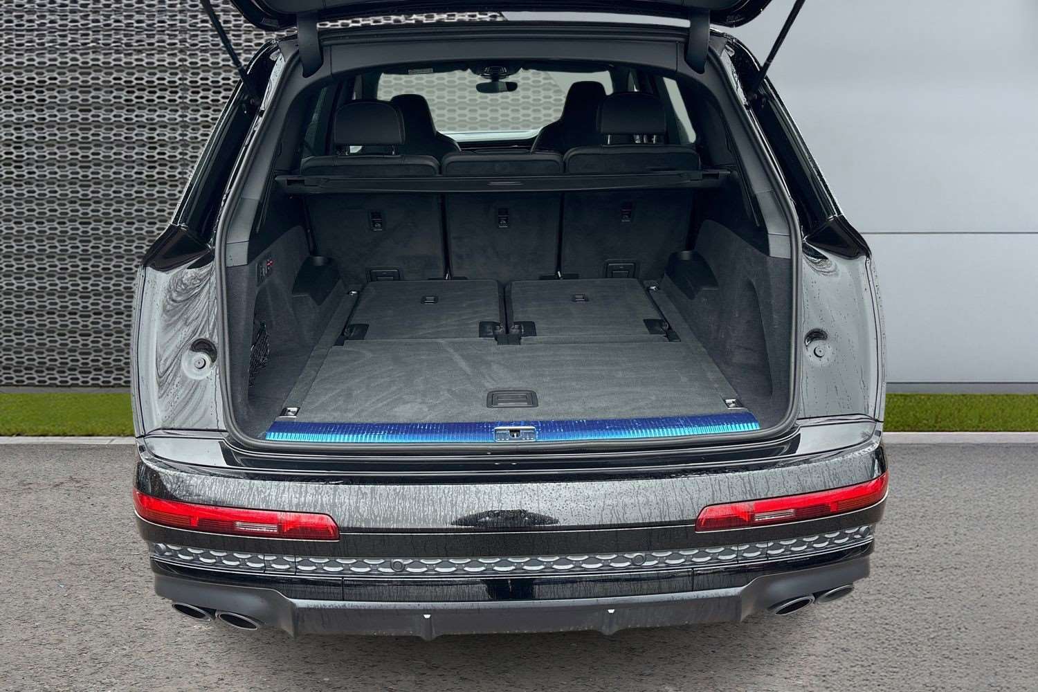 Used Audi Q7 2025 for sale - 76827610: Photo 13