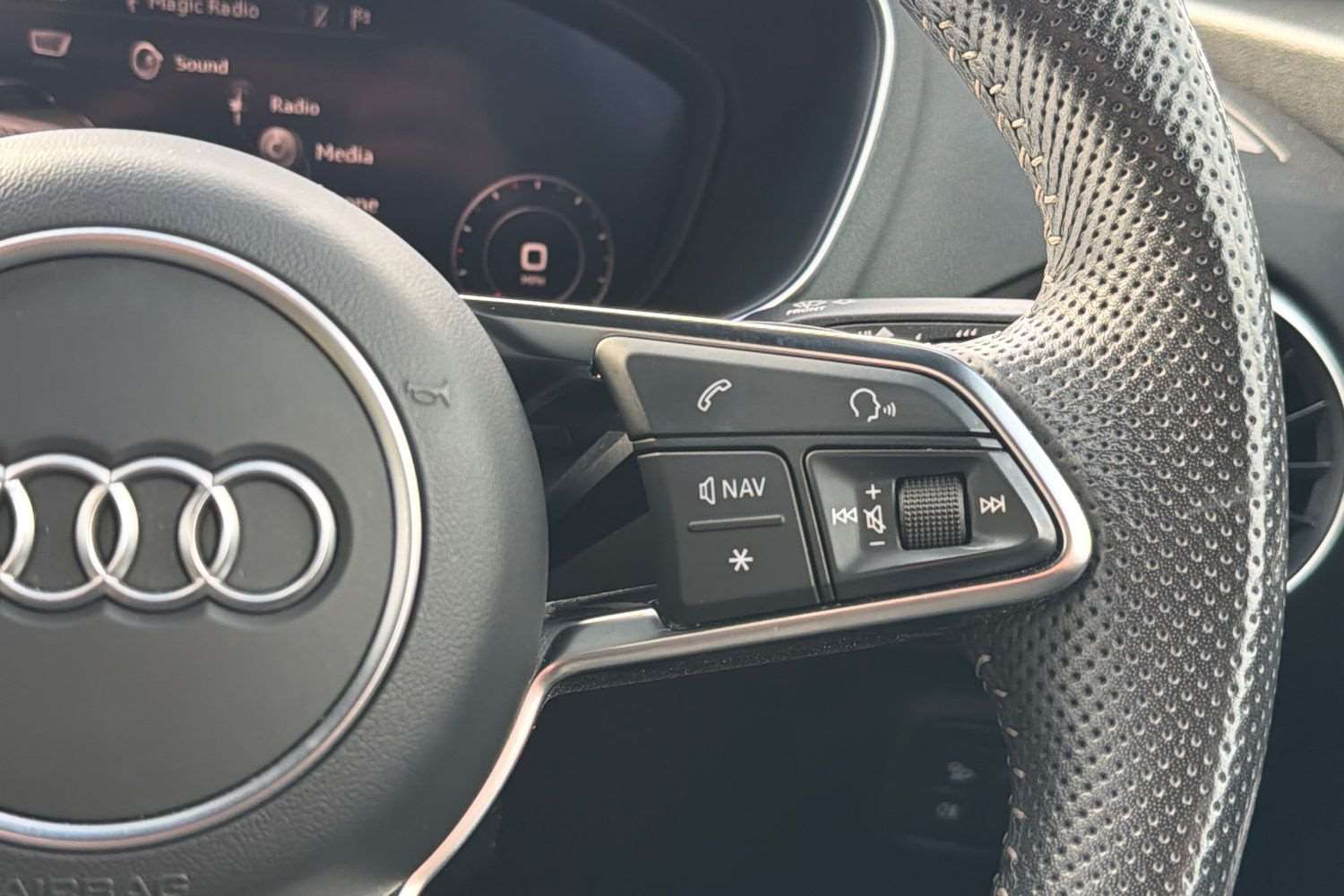 Used Audi TT 2021 for sale - 76460102: Photo 17