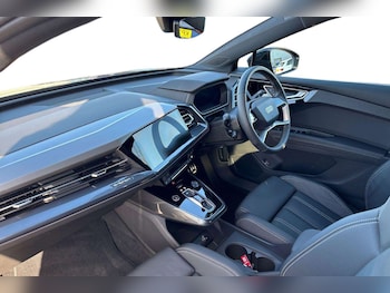 Used Audi Q4 e-tron 2025 for sale - 77740989: Photo