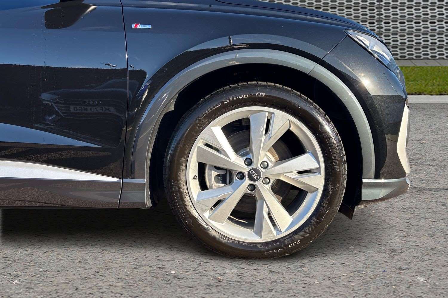 Used Audi Q4 e-tron 2025 for sale - 77740989: Photo 5