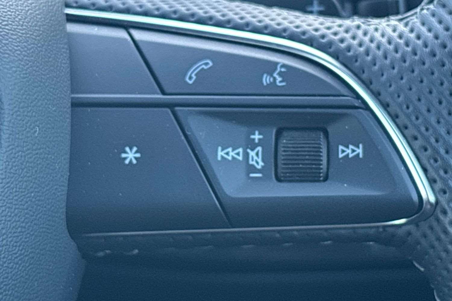 Used Audi Q8 2025 for sale - 76842851: Photo 17