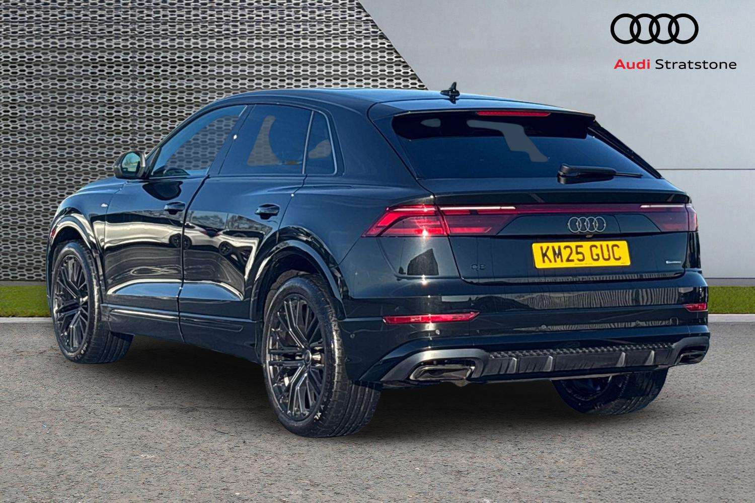 Used Audi Q8 2025 for sale - 76842851: Photo 3