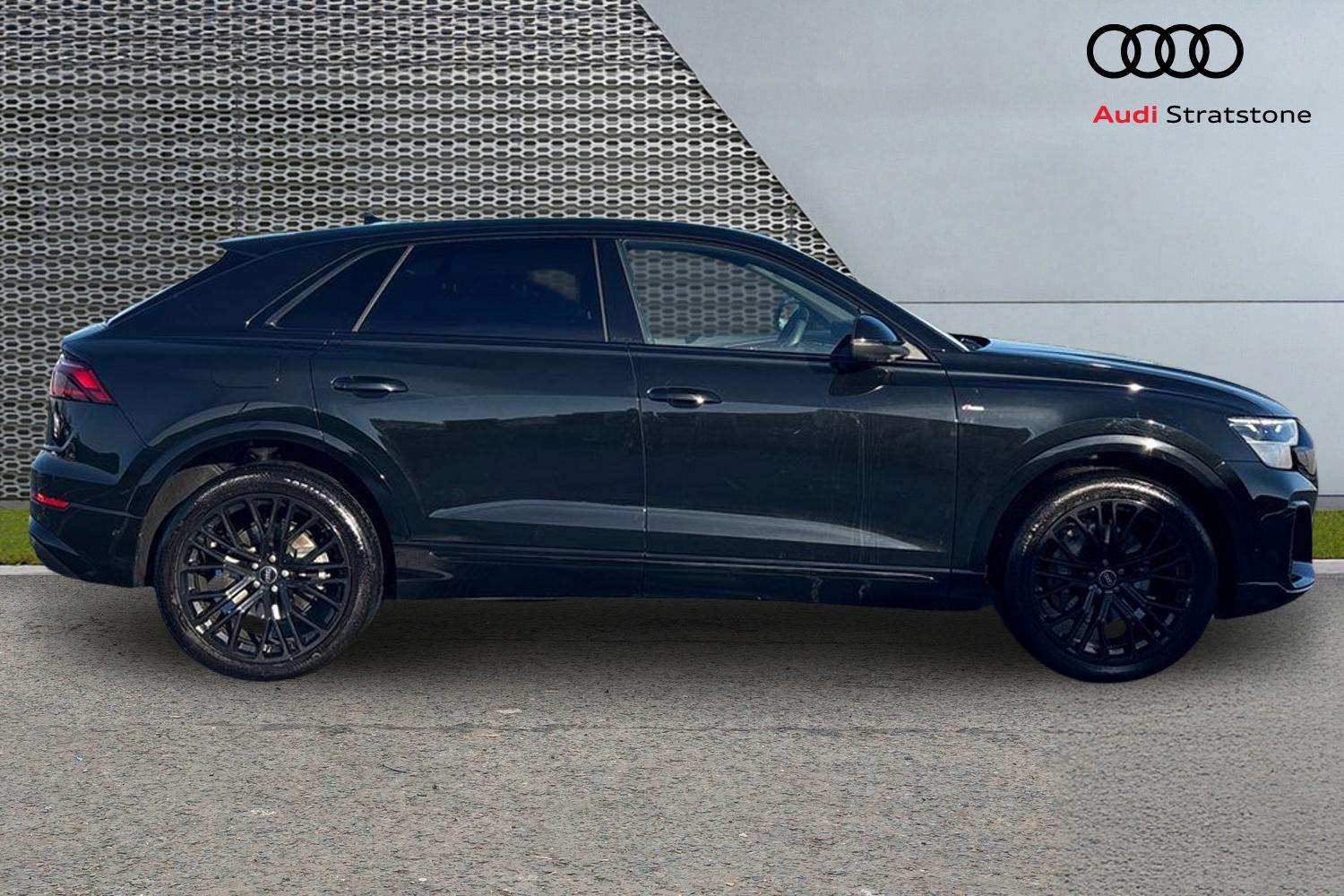 Used Audi Q8 2025 for sale - 76842851: Photo 4