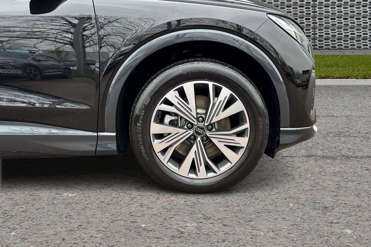 Used Audi Q4 e-tron 2025 for sale - 77772078: Photo 11