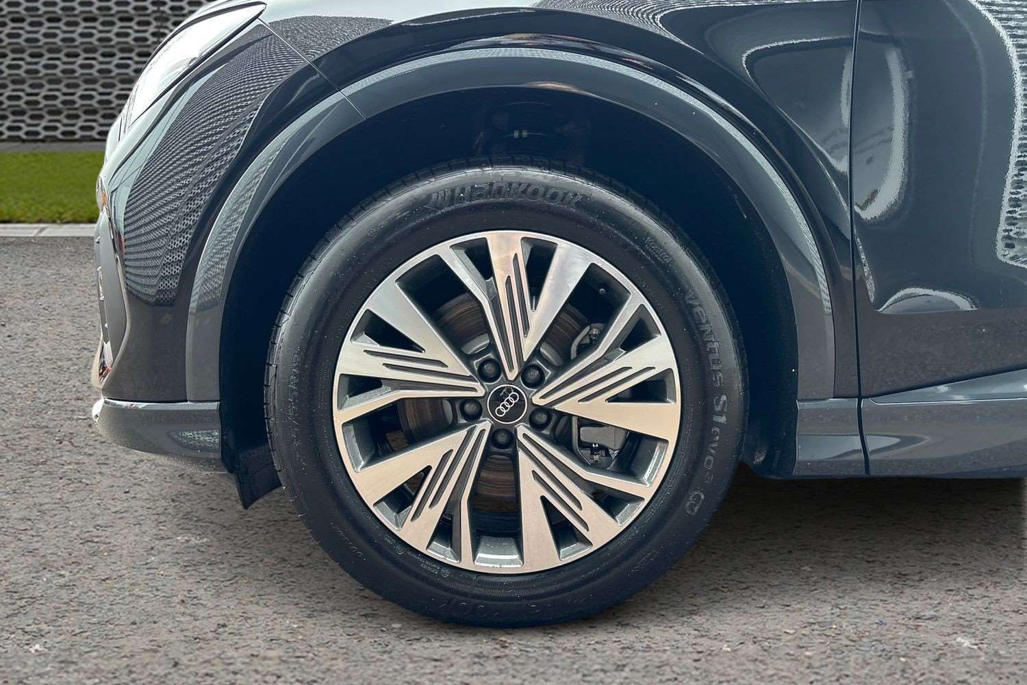 Used Audi Q4 e-tron 2025 for sale - 77772078: Photo 5