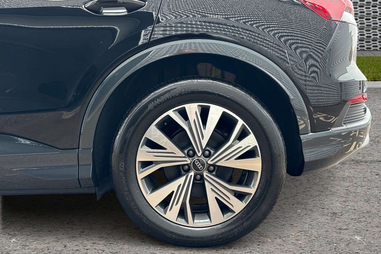 Used Audi Q4 e-tron 2025 for sale - 77772078: Photo 9