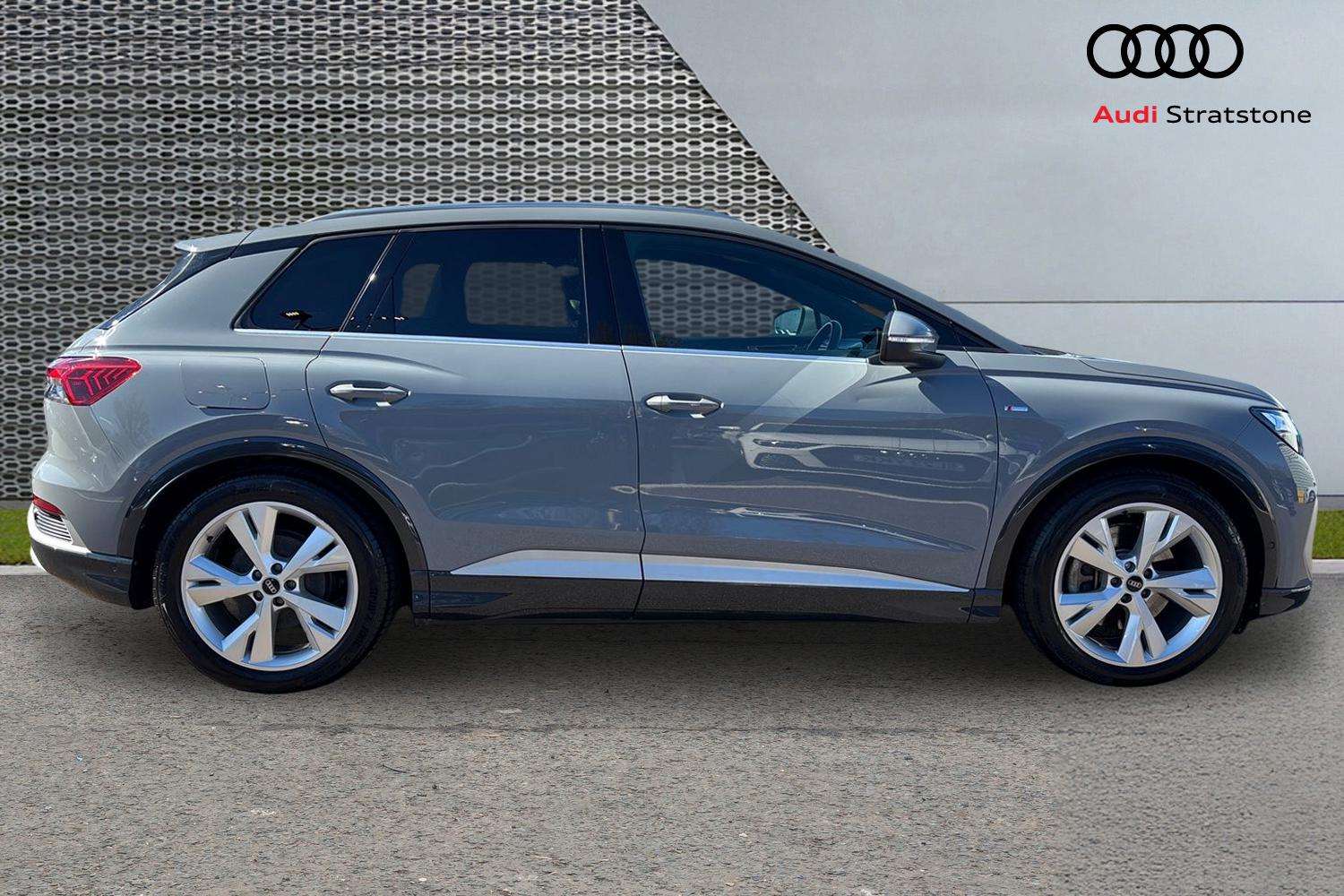 Used Audi Q4 e-tron 2023 for sale - 78037470: Photo 4