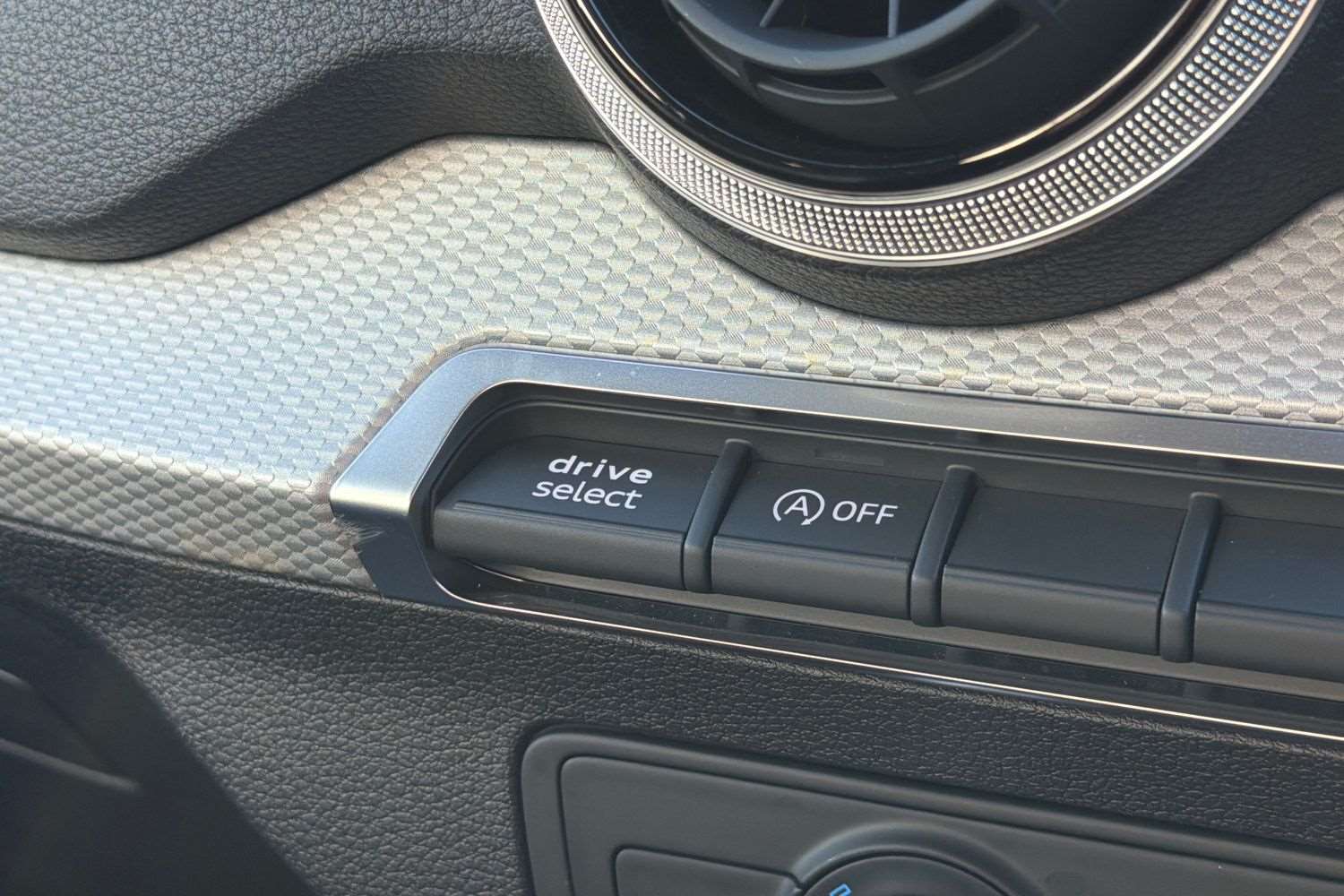 Used Audi Q2 2023 for sale - 76804736: Photo 30