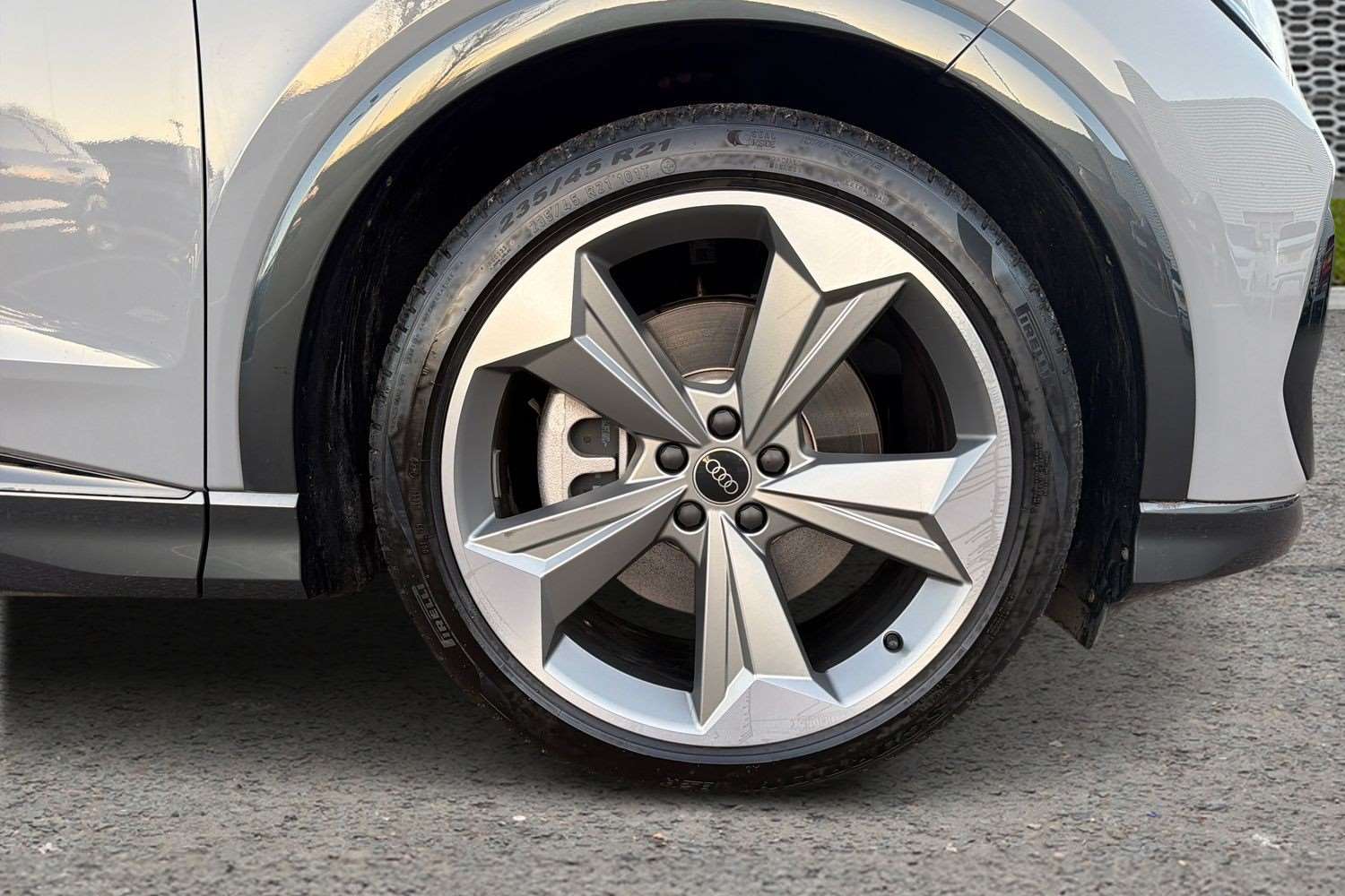 Used Audi Q4 e-tron 2025 for sale - 77093286: Photo 5