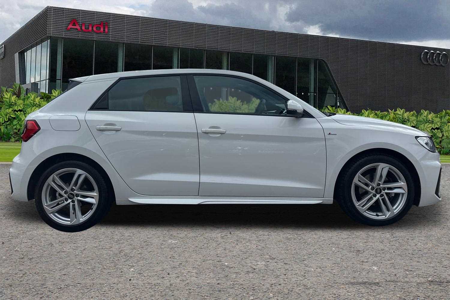 Used Audi A1 2023 for sale - 75759789: Photo 4