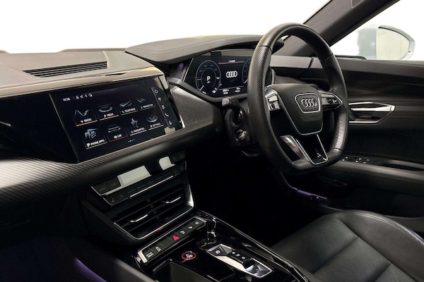 Used Audi e-tron GT 2023 for sale - 76298326: Photo 2