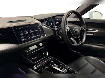 Used Audi e-tron GT 2023 for sale - 76298326: Photo 2