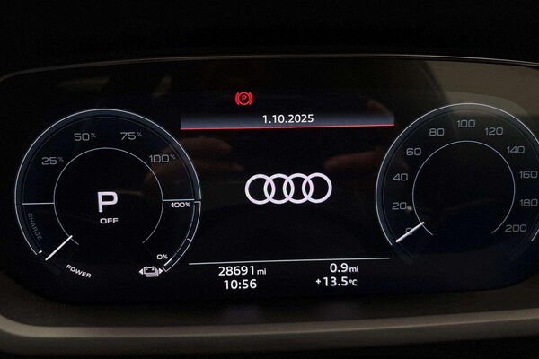 Used Audi e-tron GT 2023 for sale - 76298326: Photo 9