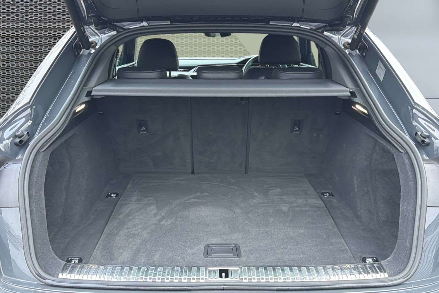 Used Audi Q8 2023 for sale - 77480682: Photo 13