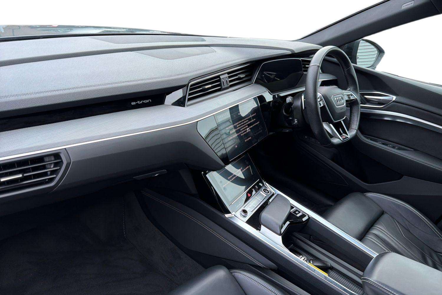 Used Audi Q8 2023 for sale - 77480682: Photo 2