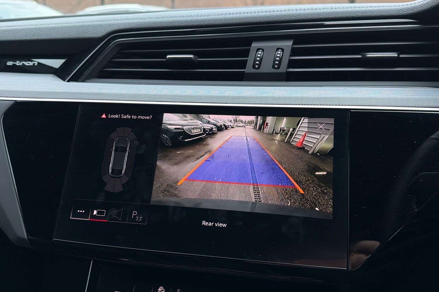 Used Audi Q8 2023 for sale - 77480682: Photo 26