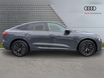 Used Audi Q8 2023 for sale - 77480682: Photo