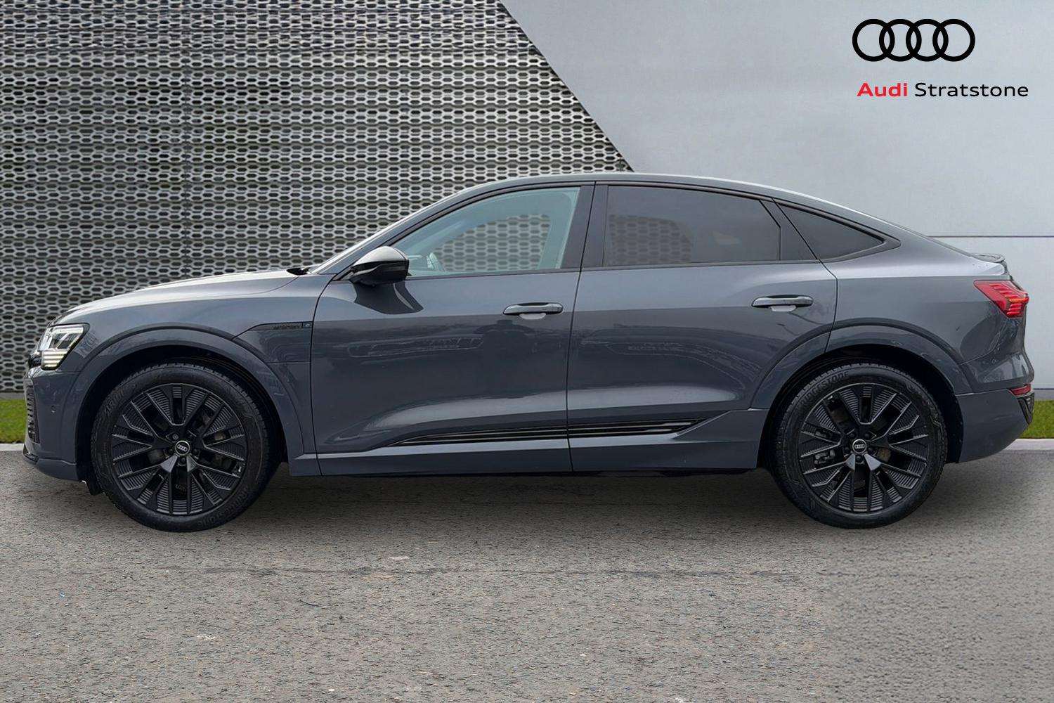 Used Audi Q8 2023 for sale - 77480682: Photo 8