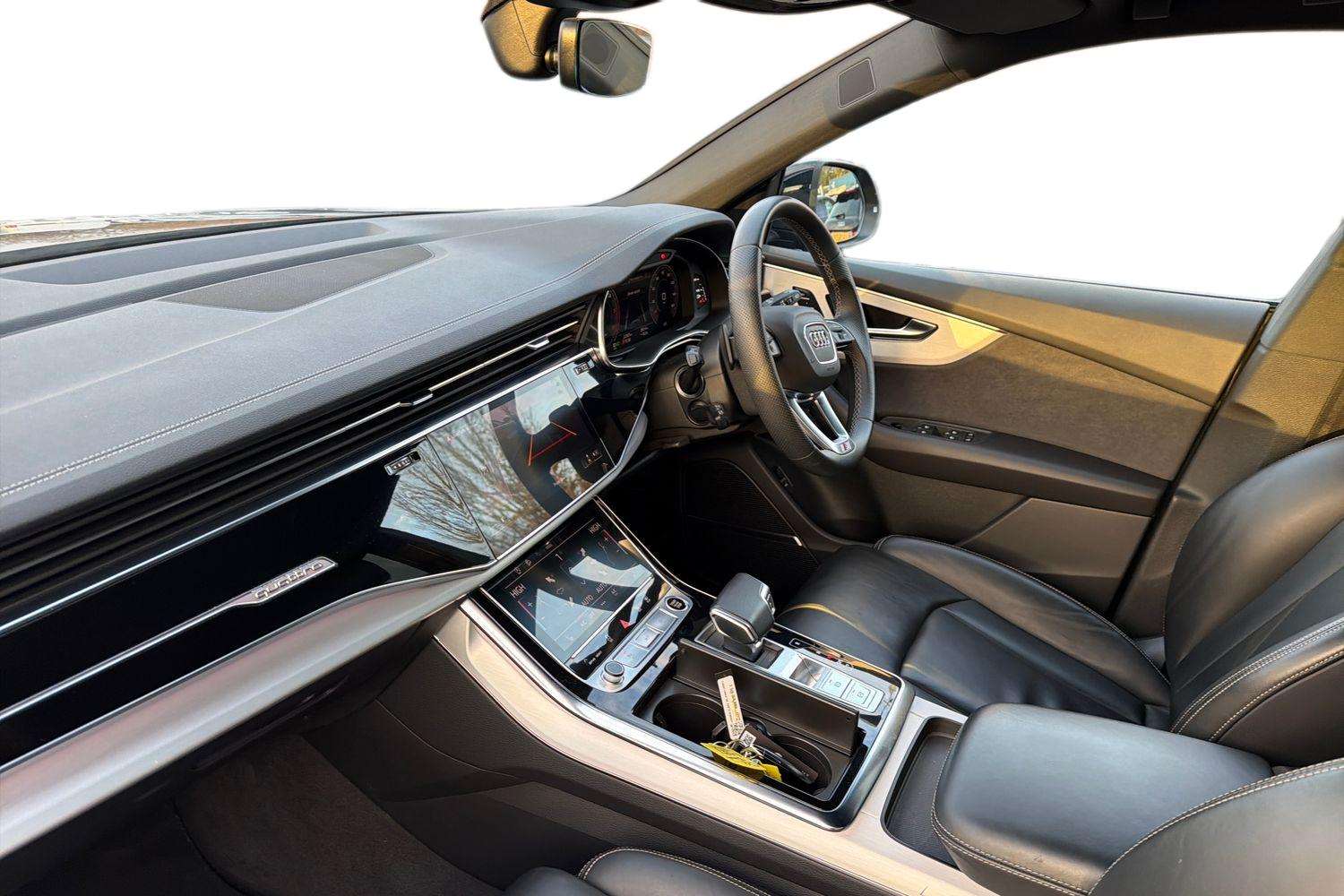 Used Audi Q8 for sale - 76475795: Photo 2