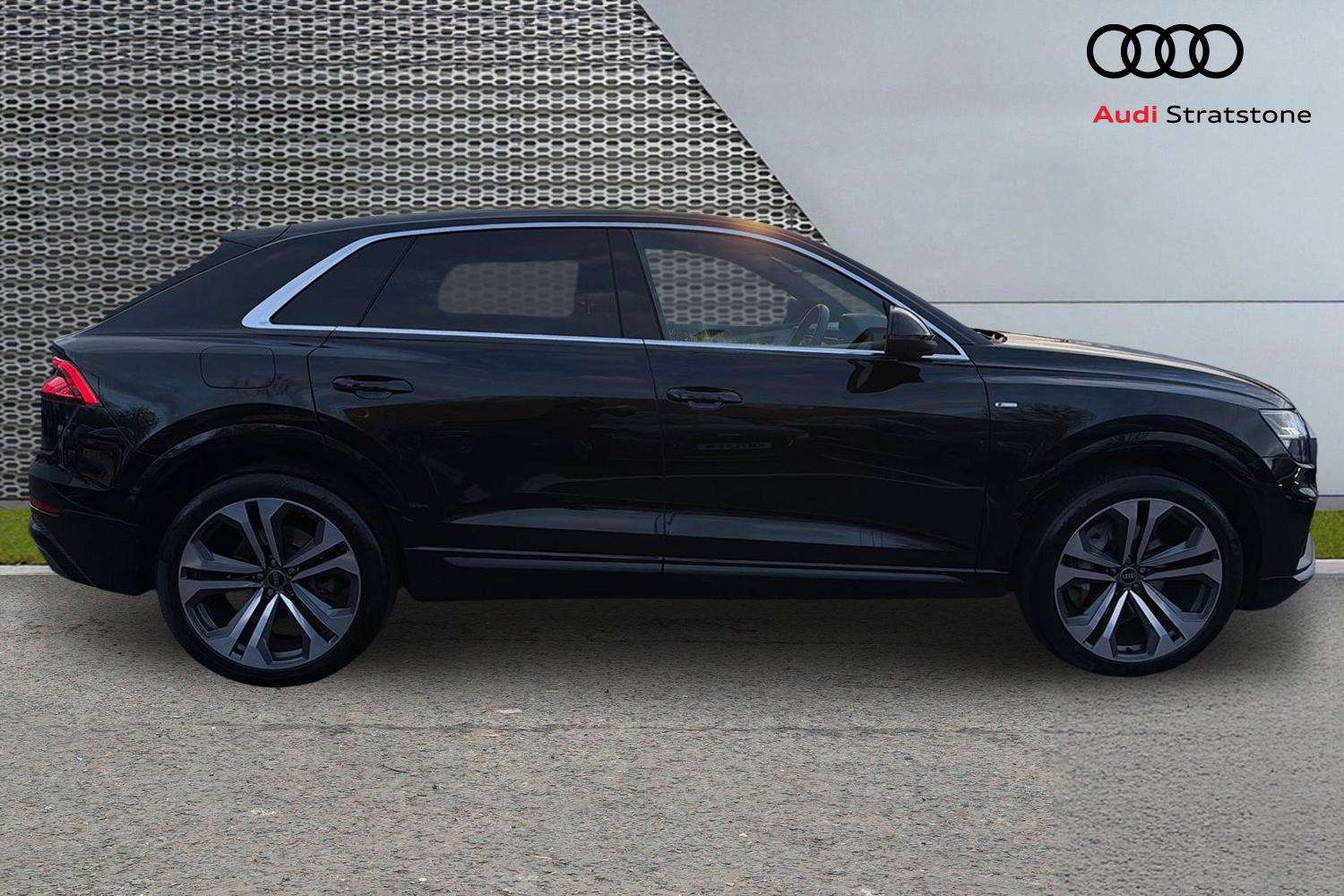 Used Audi Q8 for sale - 76475795: Photo 4