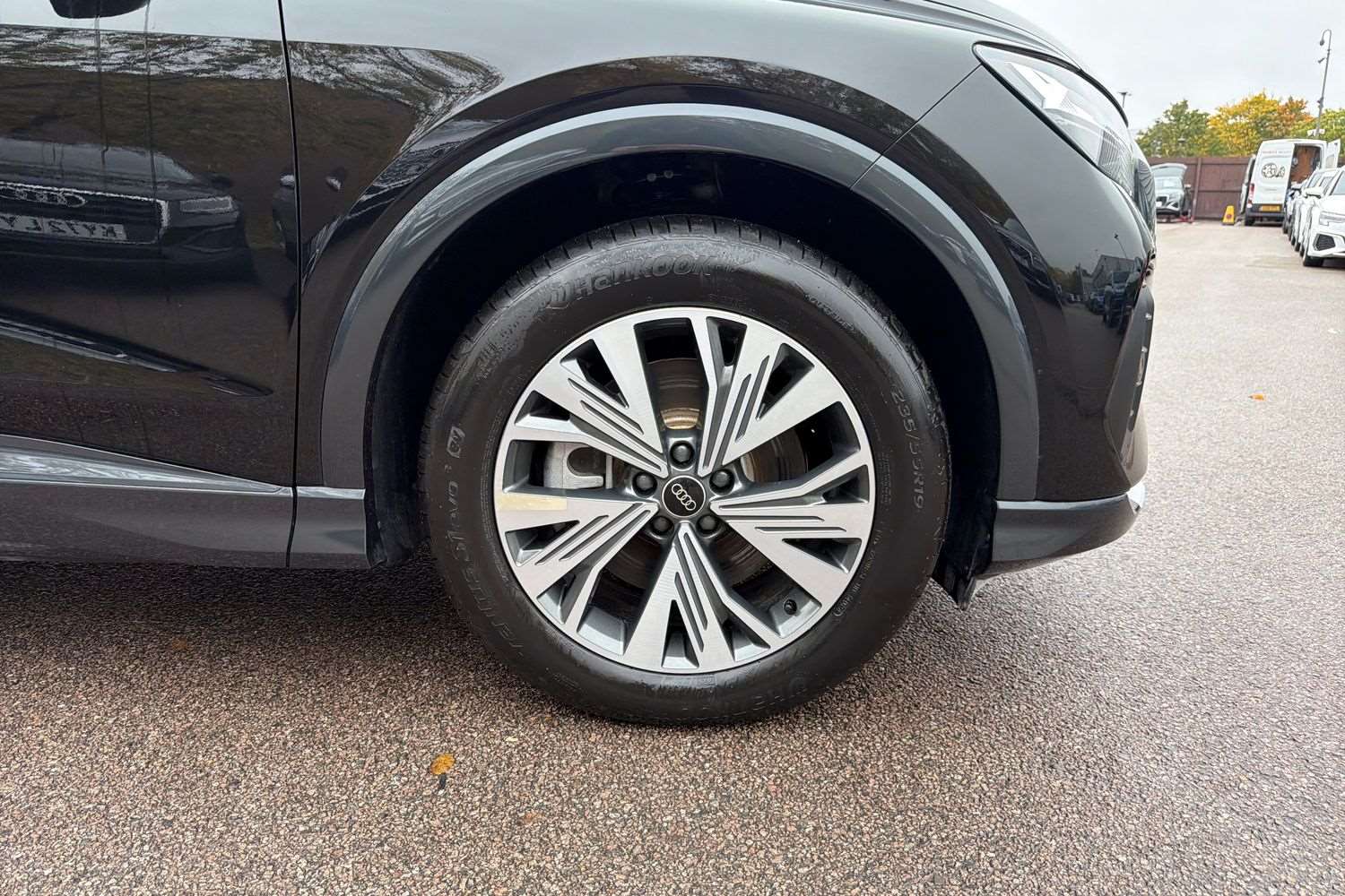 Used Audi Q4 e-tron 2025 for sale - 77308302: Photo 5