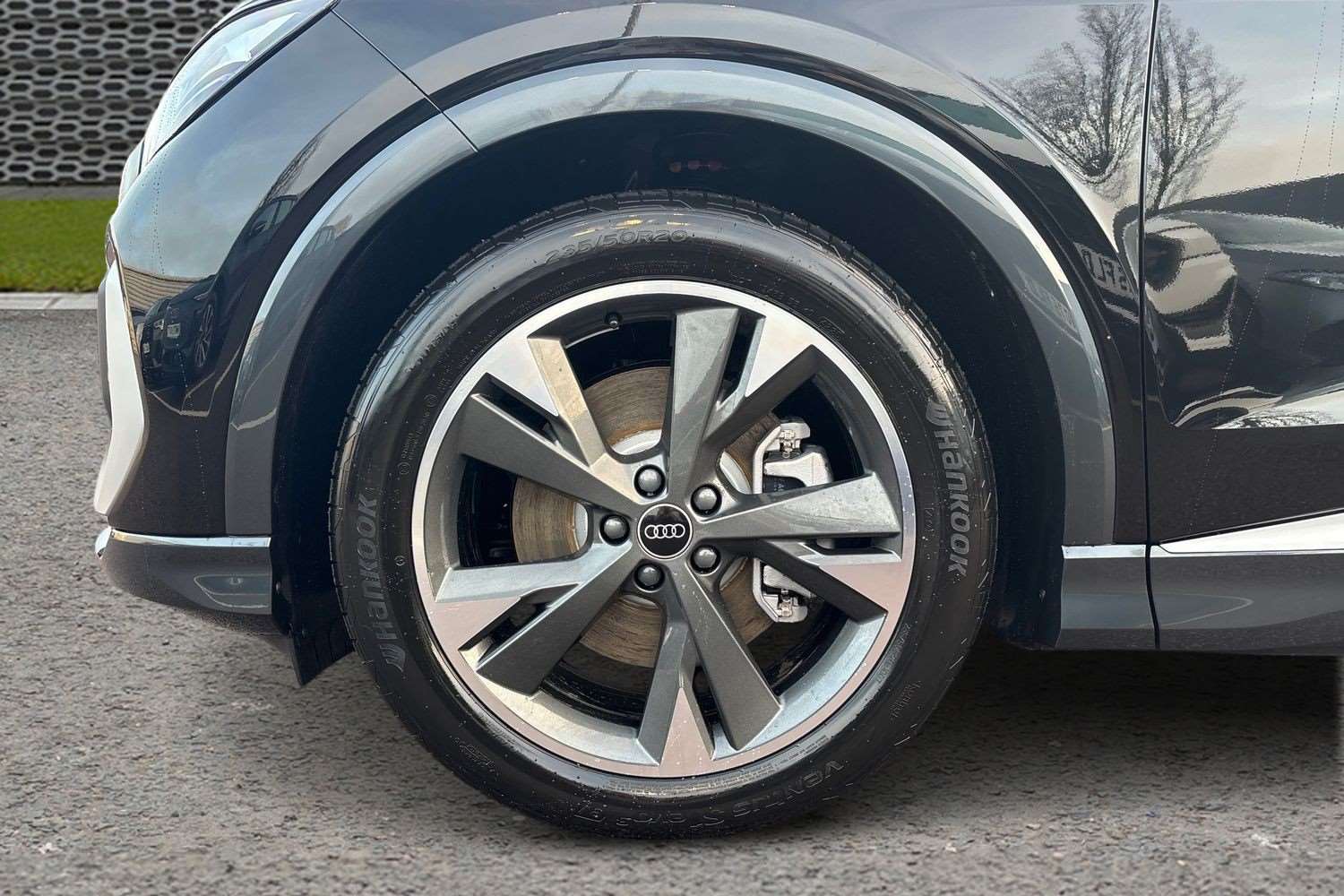 Used Audi Q4 e-tron 2025 for sale - 77772362: Photo 5