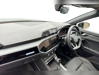 Used Audi Q3 2025 for sale - 77219730: Photo