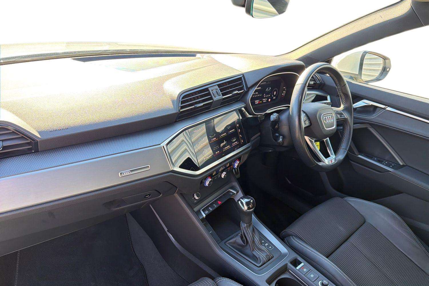 Used Audi Q3 2023 for sale - 77960918: Photo 2