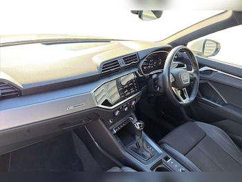 Used Audi Q3 2023 for sale - 77960918: Photo